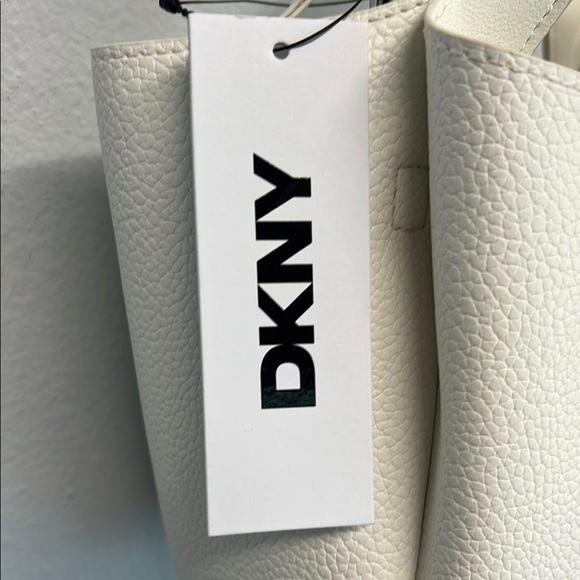 DKNY White Leather Satchel/Crossbody 🤍 - Picture 3 of 16